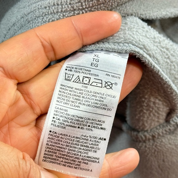 521. Old Navy Micro fleece half zipper sweatshirt, size XL - Picture 9 of 9